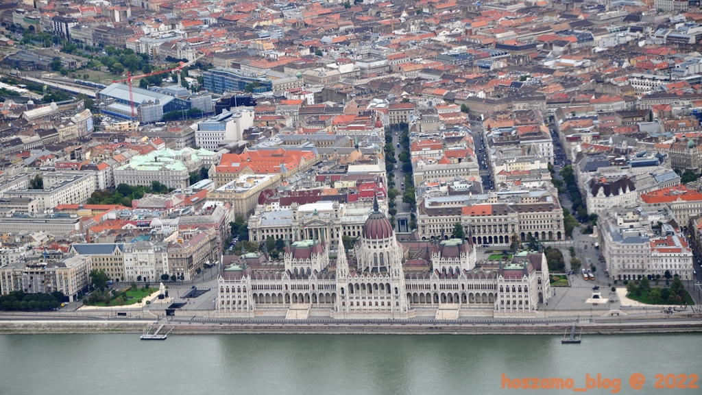Budapest felülről - a Parlament.