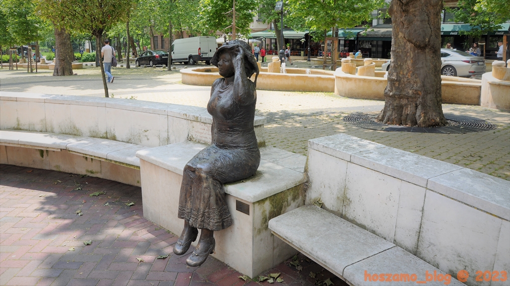 Kaposvár szobrai a belvárosban.