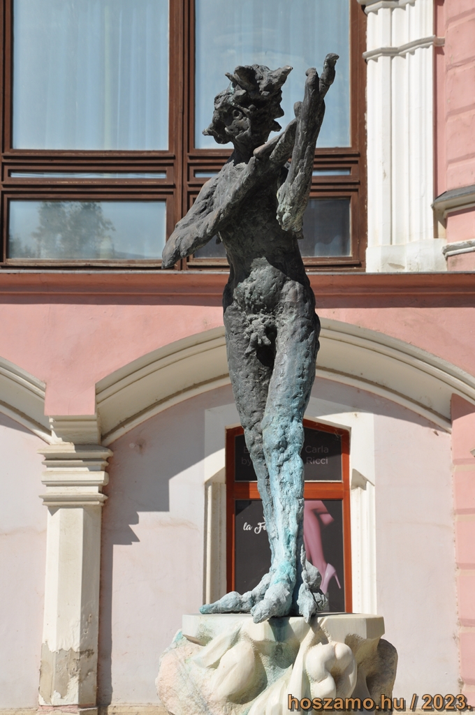 Őszike szobor (Fusz György)