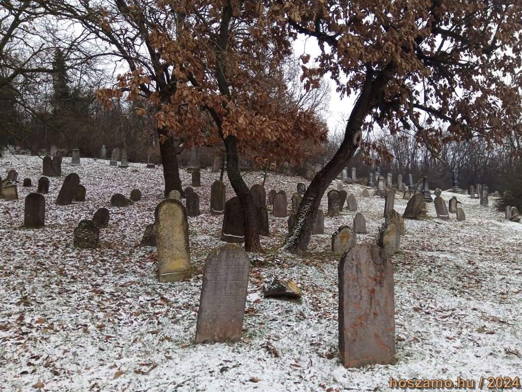 61-es út - zsidó temető, Pincehely.
