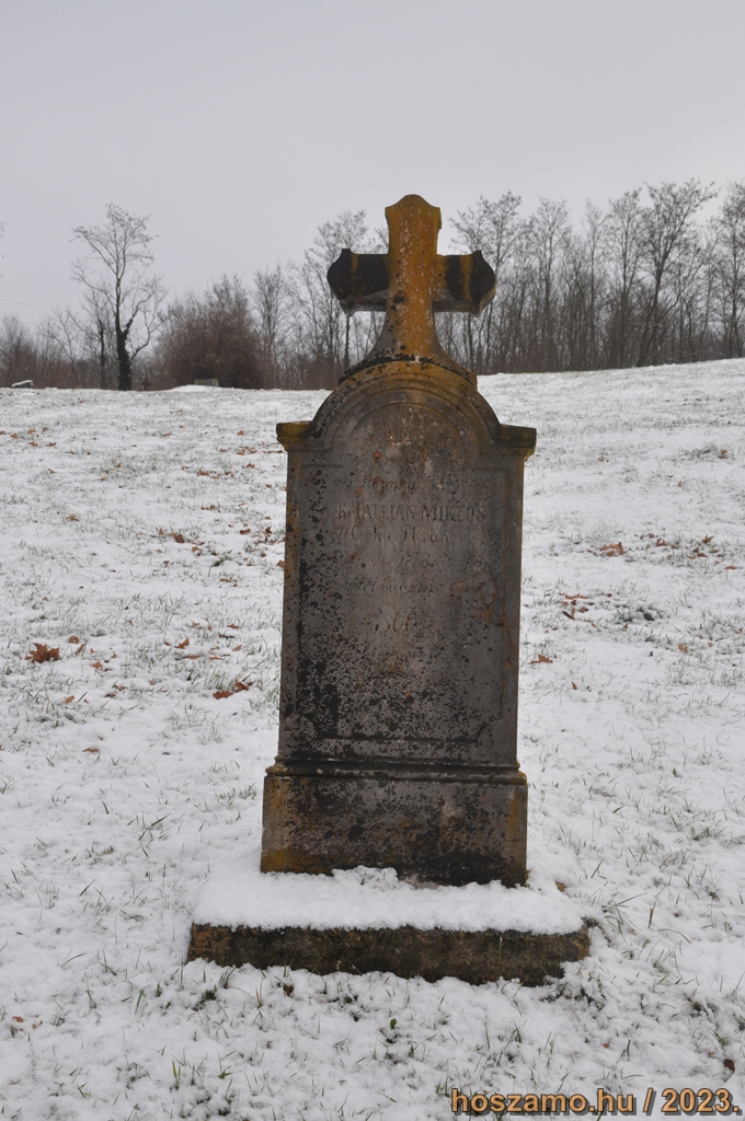 Különleges temetők: 61-es út - Kiskorpád