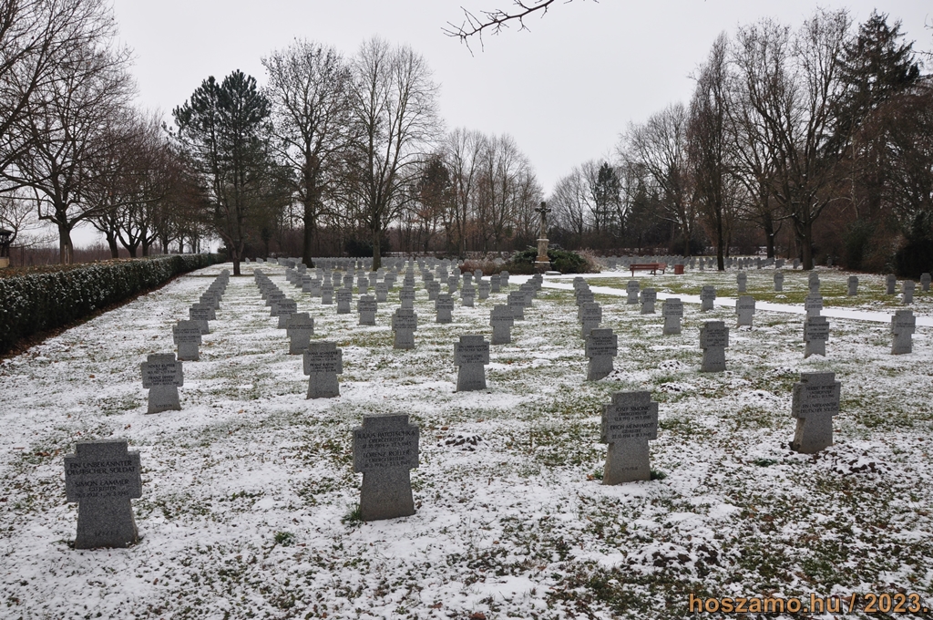 Különleges temetők: 61-es út - Német-magyar katonai temető, Böhönye