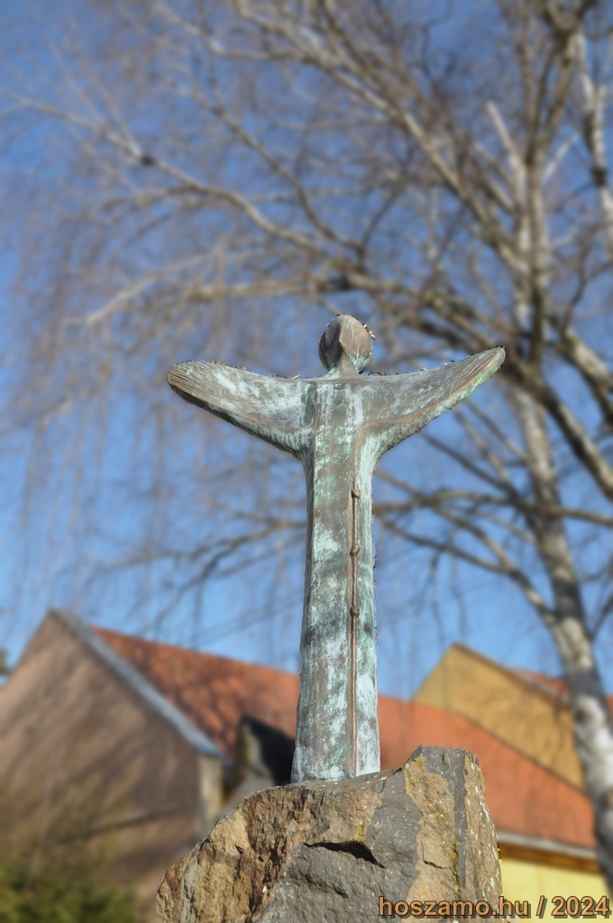 Assisi Szent Ferenc szobor, Dombóvár